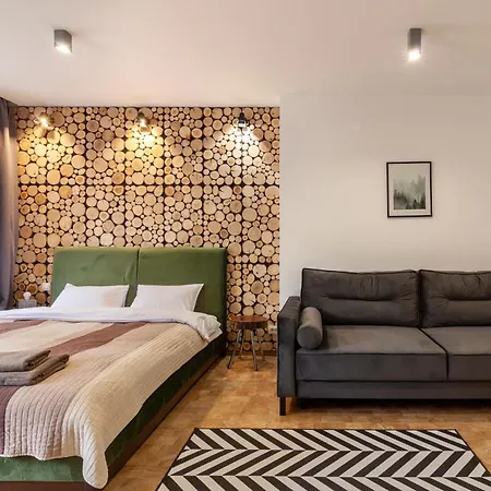 Apartment Stylish Flat Near Rynok Square-Self Check-In & Netflix *