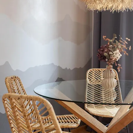 Apartment Stylish Flat Near Rynok Square-Self Check-In & Netflix Lviv