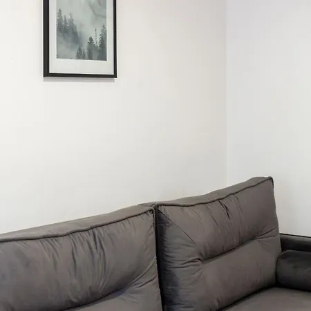Stylish Flat Near Rynok Square-Self Check-In & Netflix Apartment *